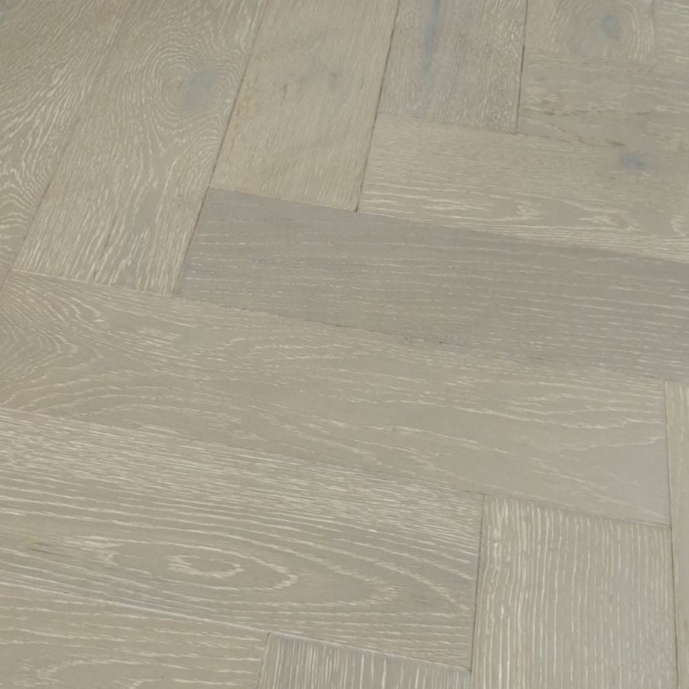Developer Herringbone Greywashed Oak Wood Floor 14 x 100 x 400 (mm) - homes-and-floors