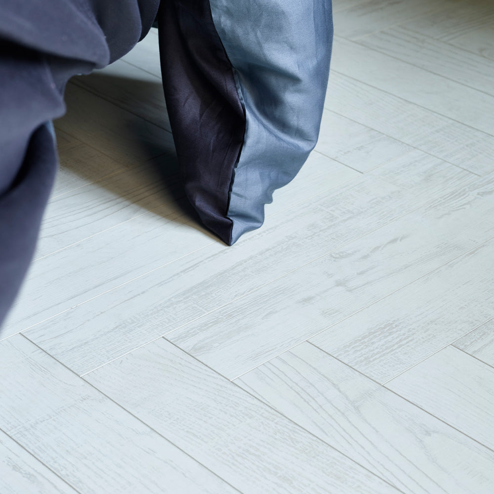 Berry Alloc Chateau 8mm Chestnut White Herringbone Laminate