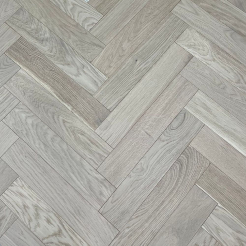 Harrogate Herringbone Invisible Oak 10 x 90 x 450 (mm)