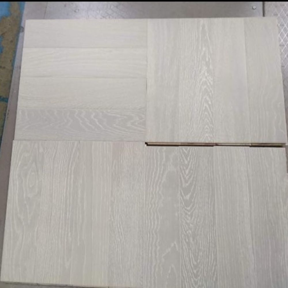 Developer Herringbone Greywashed Oak Wood Floor 14 x 100 x 400 (mm) - homes-and-floors