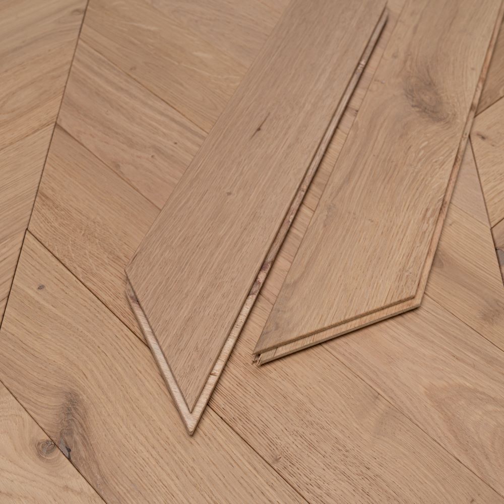 Cambridge Chevron Raw Oak Wood Flooring 14 x 90 x 510 (mm) - homes-and-floors