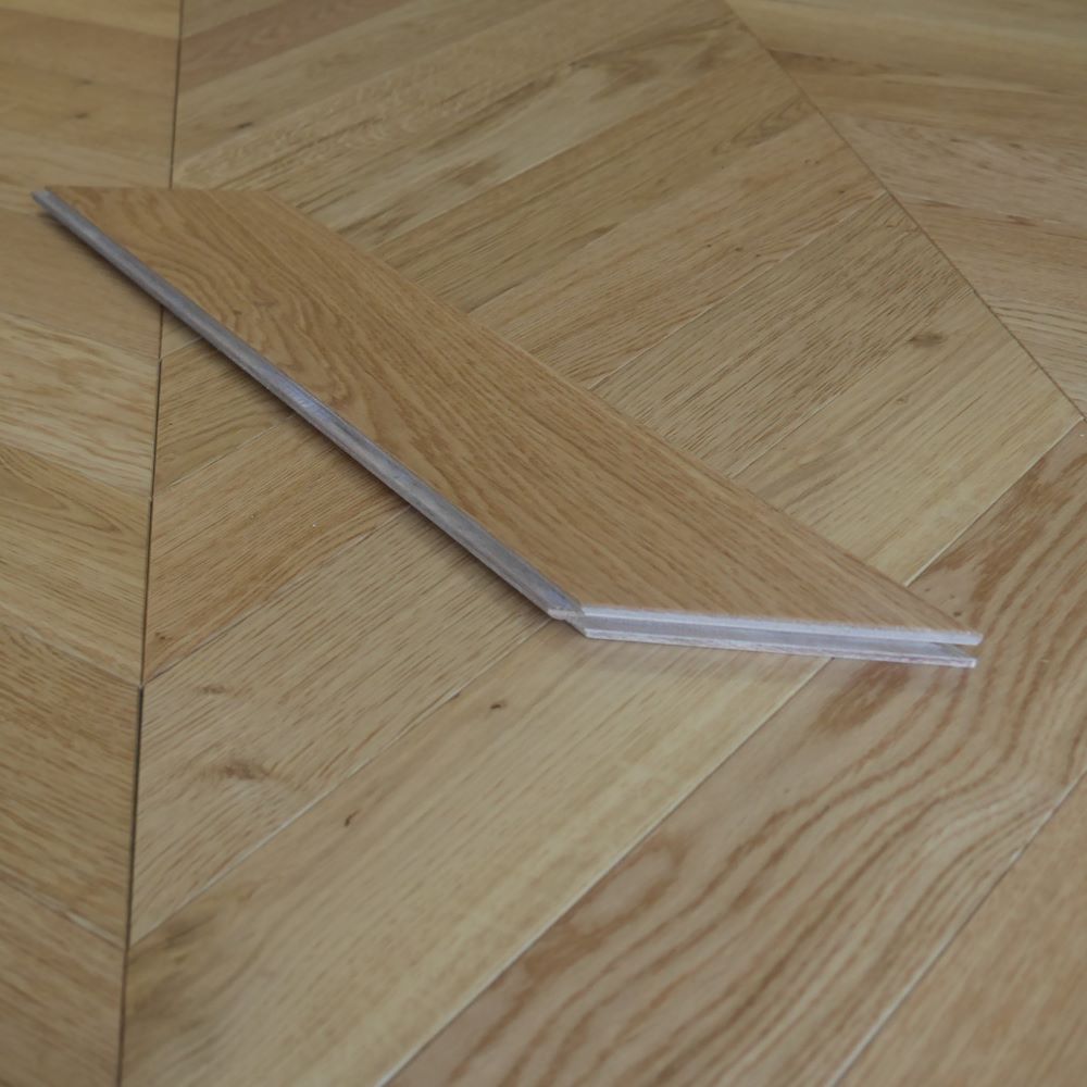 Cambridge Chevron UV Oiled Oak Wood Flooring 14 x 90 x 510 (mm) - homes-and-floors