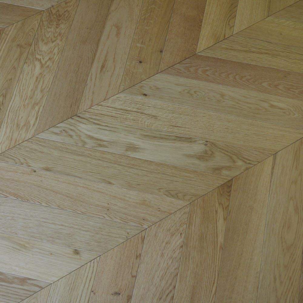 Cambridge Chevron UV Oiled Oak Wood Flooring 14 x 90 x 510 (mm) - homes-and-floors