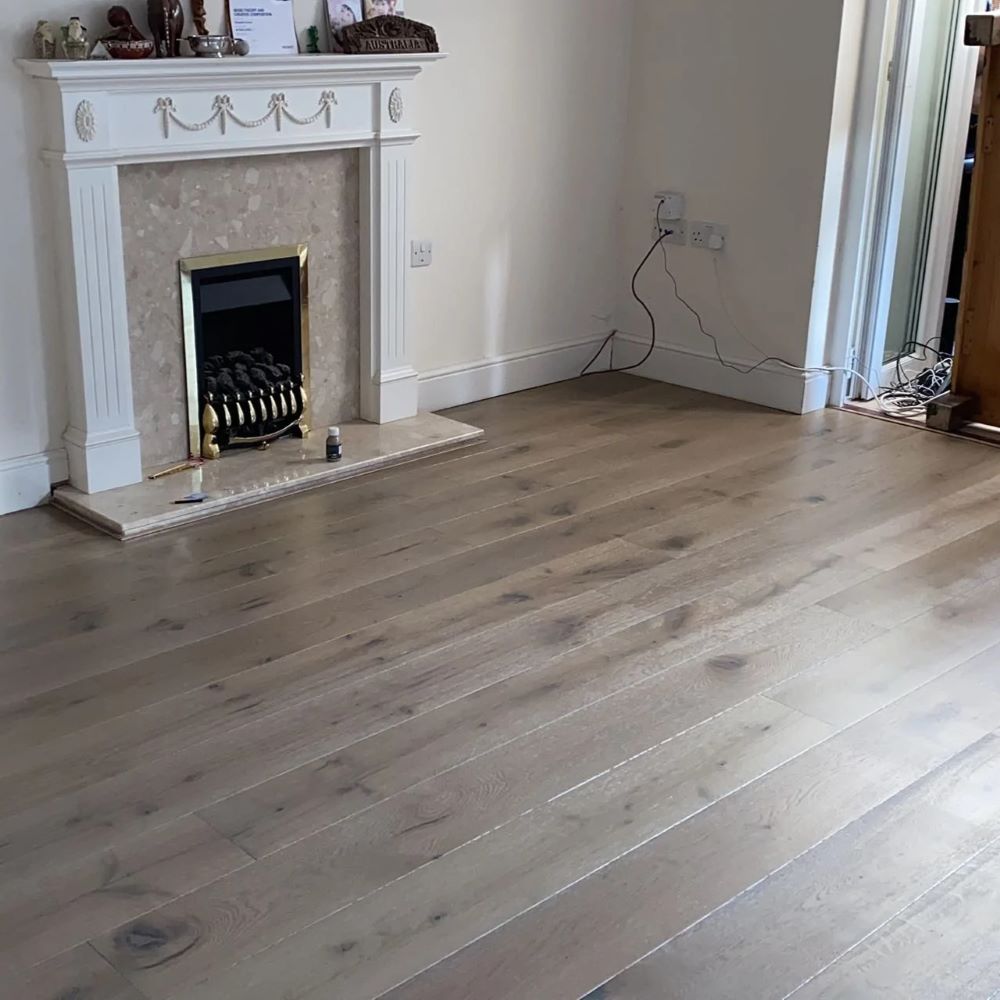 Weybridge Light Grey Oak Wood Flooring 14 x 190 x 1900 (mm) - homes-and-floors