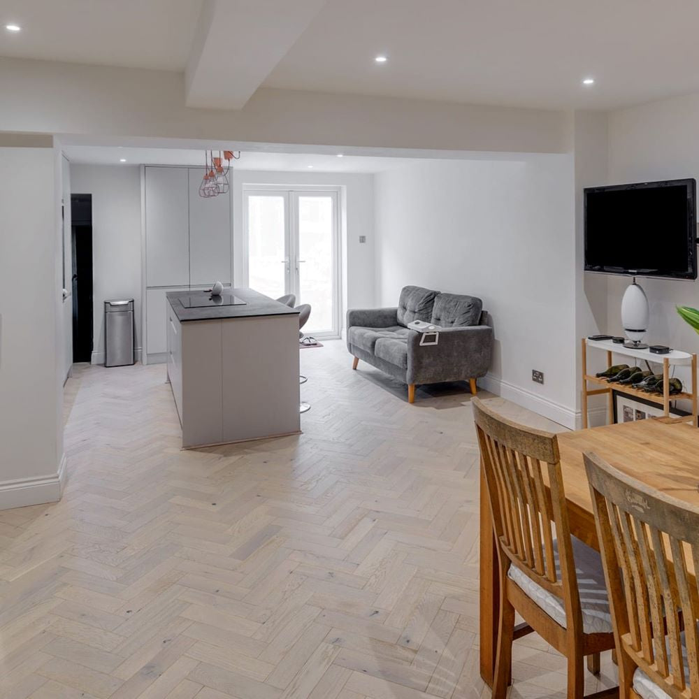 Developer Herringbone White Oak Wood Flooring 14 x 90 x 450 (mm) - homes-and-floors