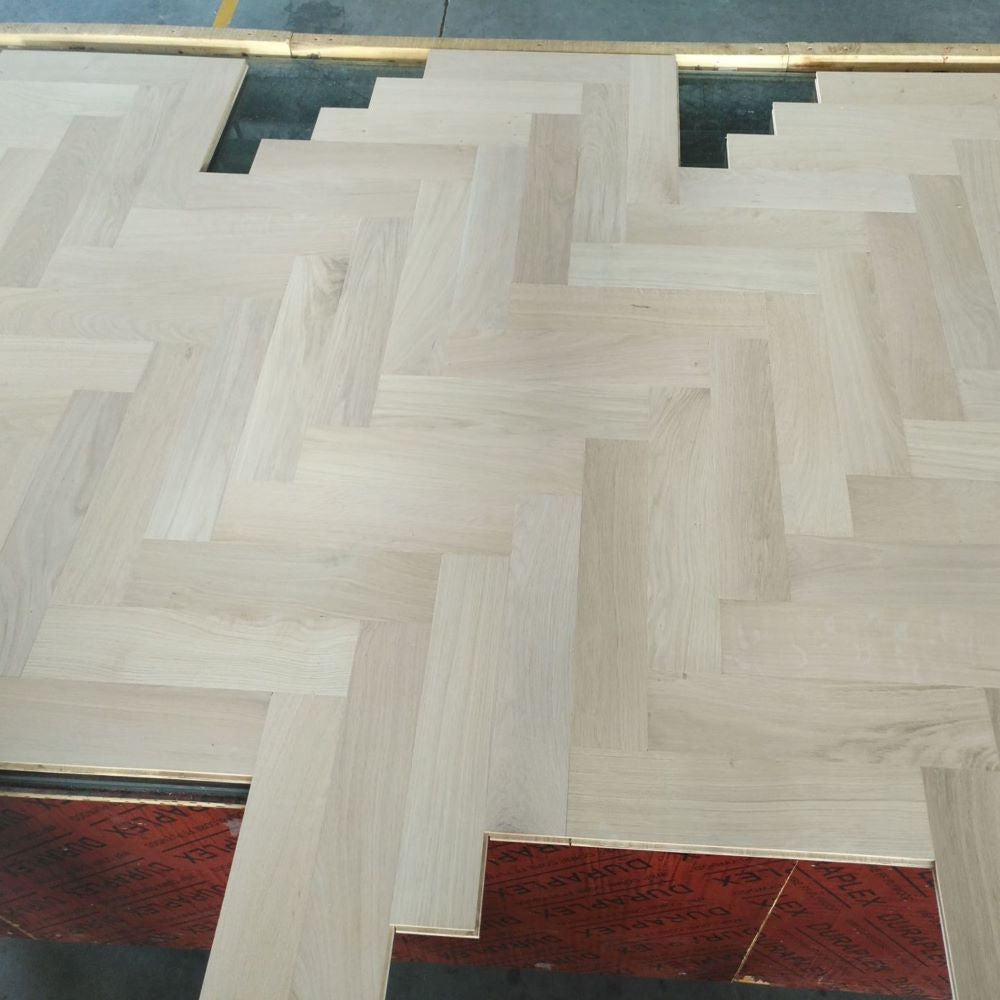 Cambridge Herringbone AB Prime Oak Wood Flooring 18 x 90 x 400 (mm)