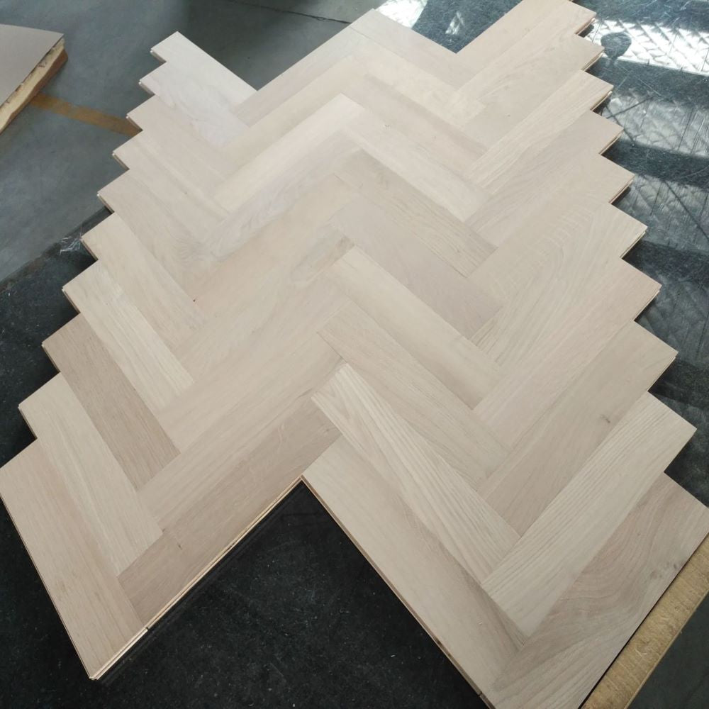 Cambridge Herringbone AB Prime Oak Wood Flooring 18 x 90 x 400 (mm)