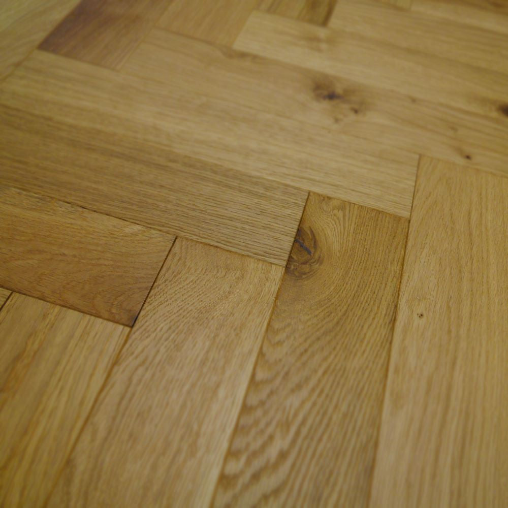 Cambridge Herringbone Oak Brushed UV Oiled Wood Flooring 18 x 90 x 400 (mm) - homes-and-floors