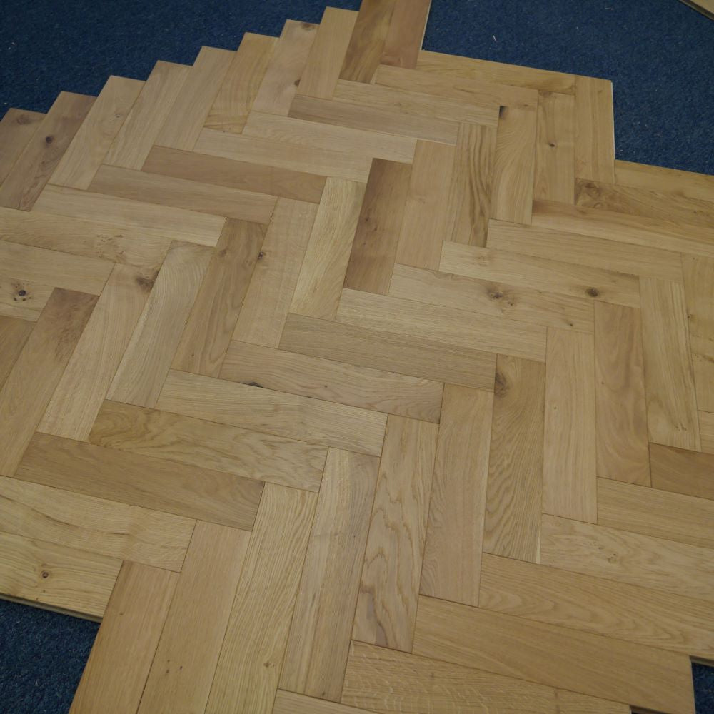 Cambridge Herringbone Oak Brushed UV Oiled Wood Flooring 18 x 90 x 400 (mm) - homes-and-floors