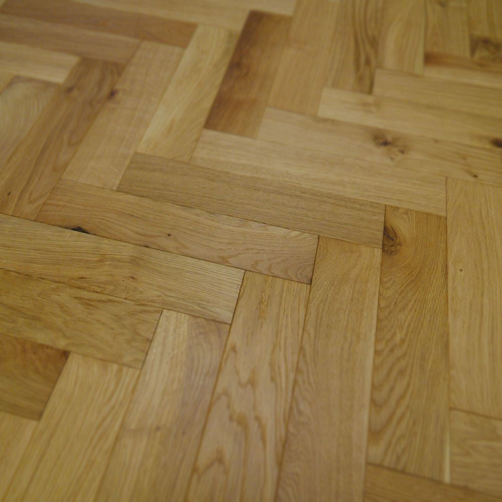 Cambridge Herringbone Oak Brushed UV Oiled Wood Flooring 18 x 90 x 400 (mm) - homes-and-floors