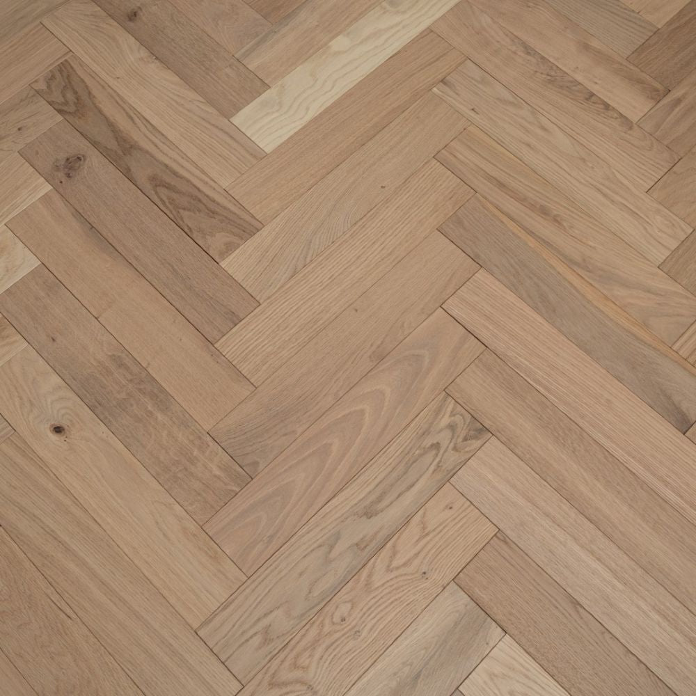 Cambridge Herringbone Invisible Oak Wood Flooring 18 x 90 x 400 (mm)