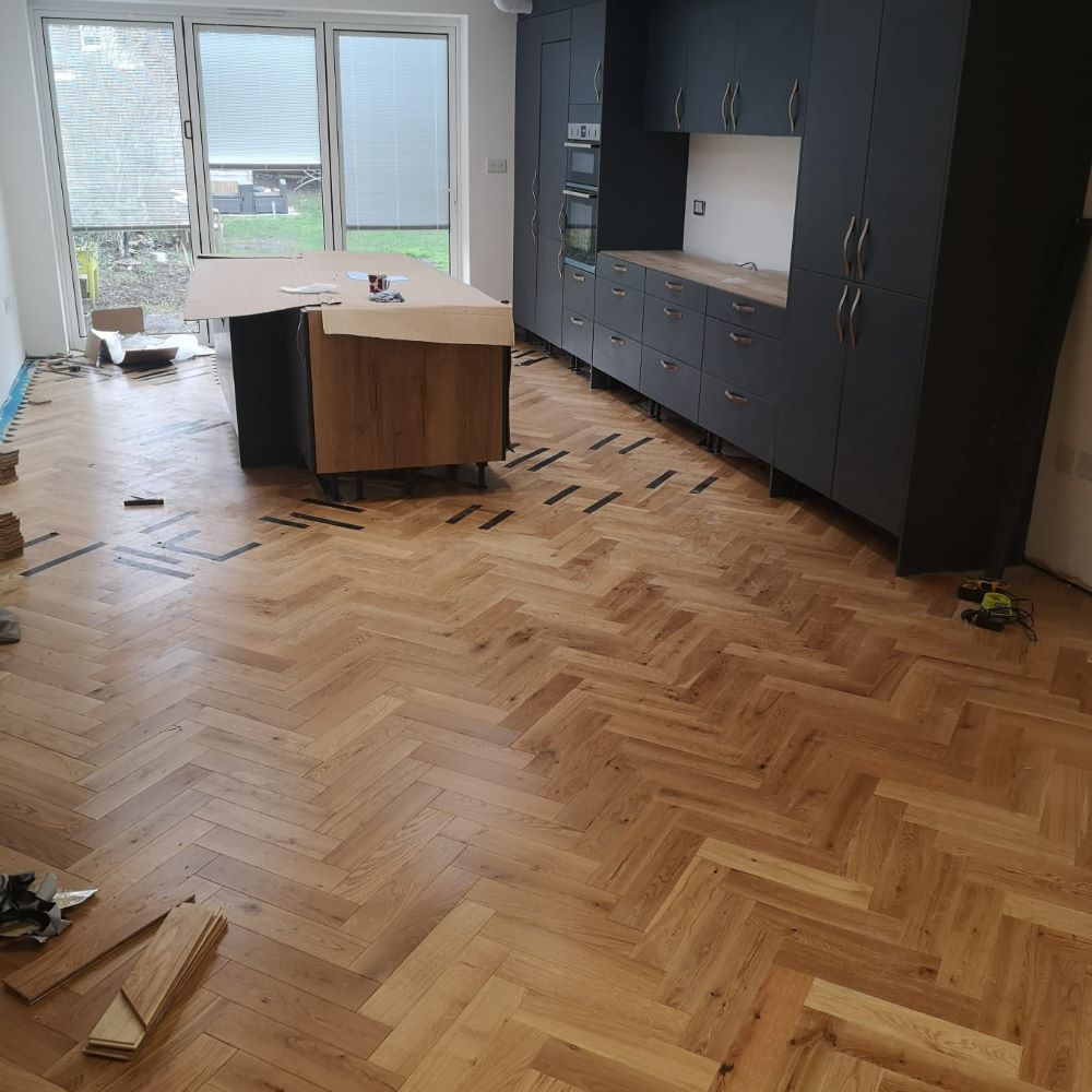 Cambridge Herringbone Oak Lacquered Wood Flooring 18 x 90 x 400 (mm) - homes-and-floors