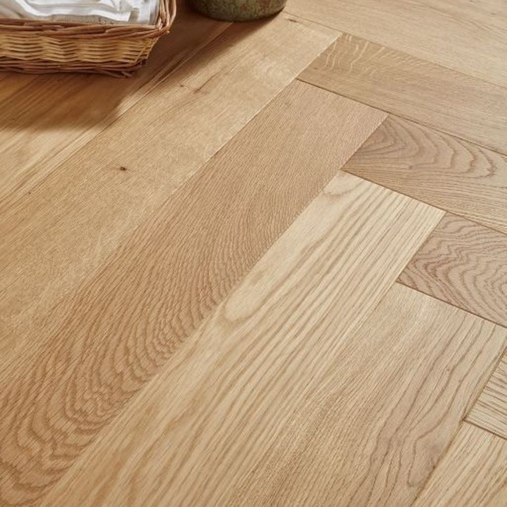 Oxford Herringbone Oak Lacquered Wood Flooring 14 x 90 x 450 (mm) - homes-and-floors