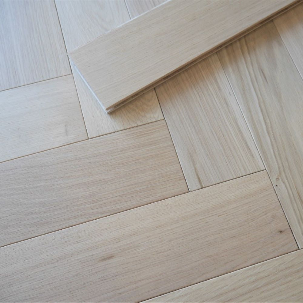 Oxford Herringbone Light Oak Wood Flooring 14 x 90 x 450 (mm) - homes-and-floors