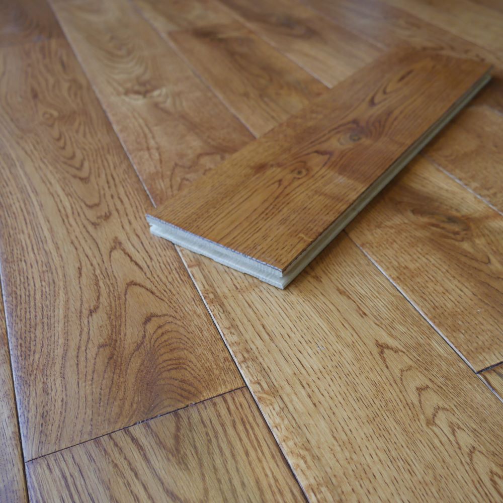 Windsor Golden Hand Scraped Oak Wood Flooring 18 x 125 (mm) - homes-and-floors