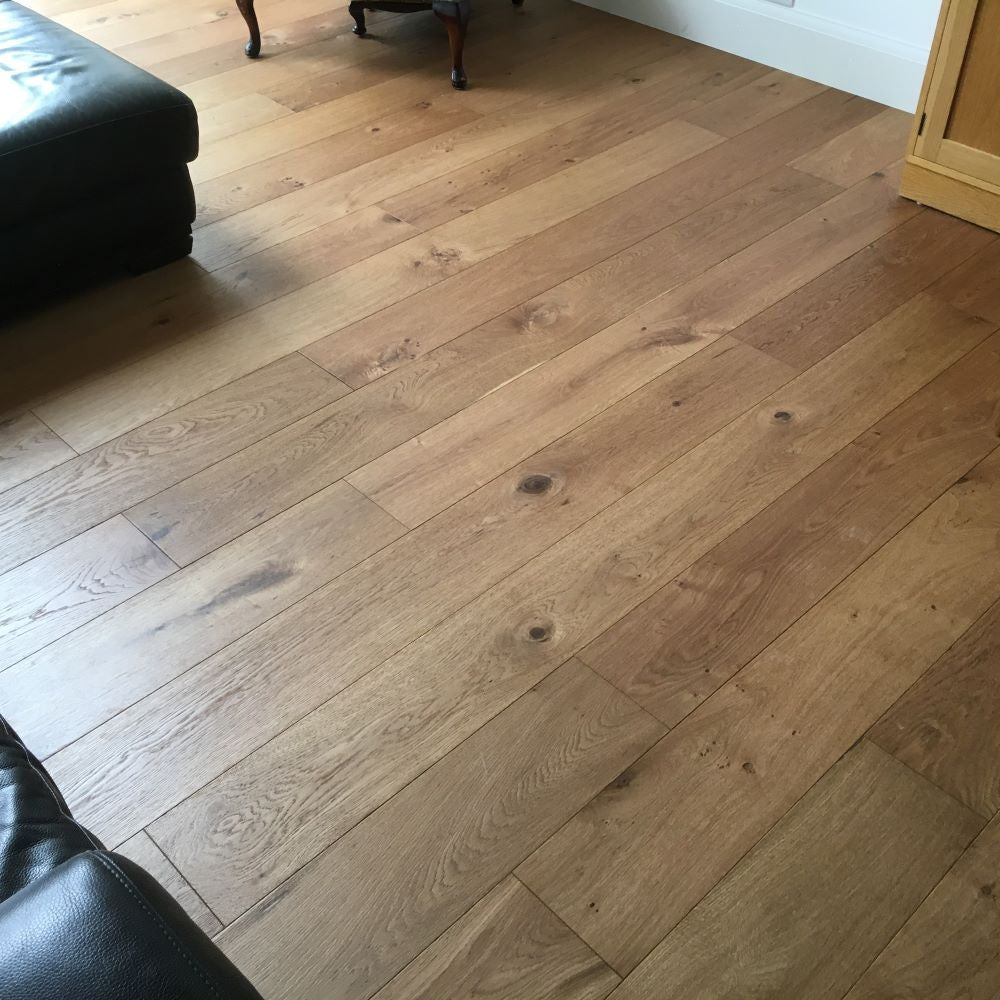 Weybridge Natural Handscraped Oak Wood Flooring 14 x 190 x 1900 (mm)