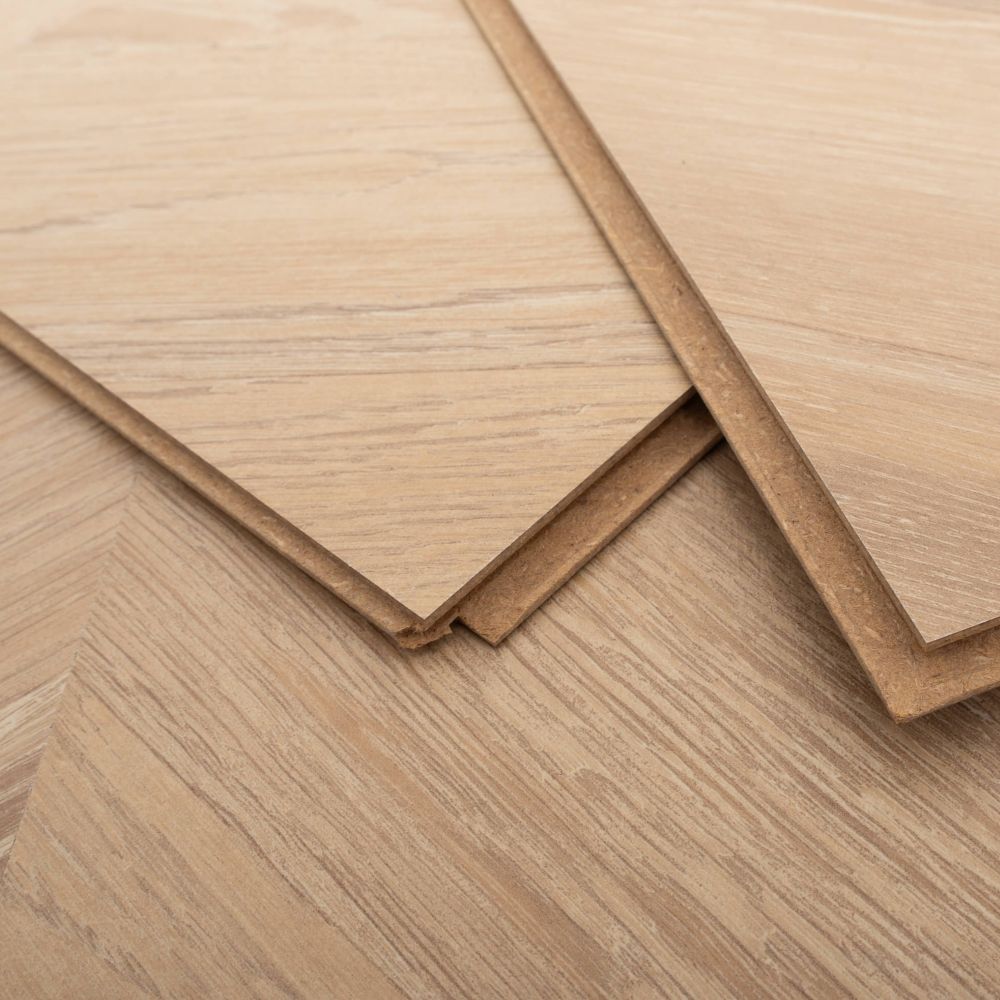 AGT Pruva Cenova Chevron Laminate Floor