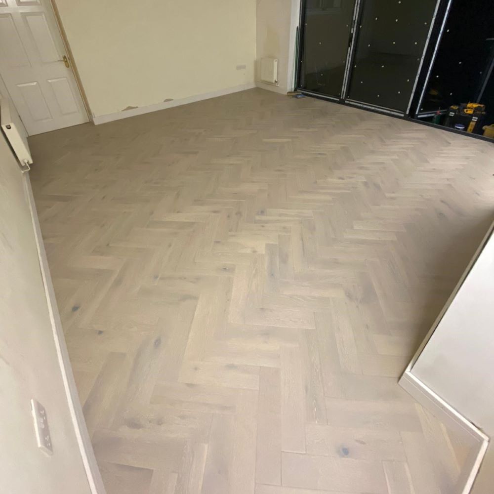 Developer Herringbone Greywashed Oak Wood Floor 14 x 100 x 400 (mm)