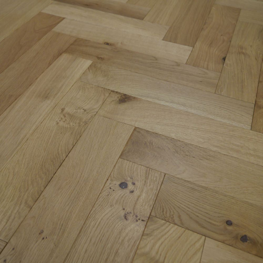 Cambridge Herringbone Oak Brushed UV Oiled Wood Flooring 18 x 90 x 400 (mm)
