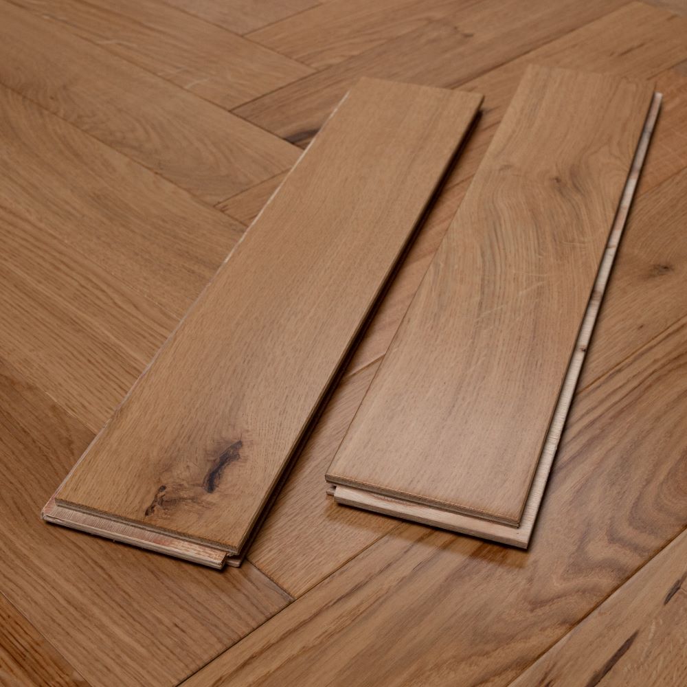 Cambridge Herringbone Oak Lacquered Wood Flooring 18 x 90 x 400 (mm)