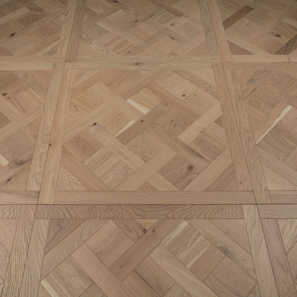 Eng. French Oak Versailles Brushed Invisible Lacquered